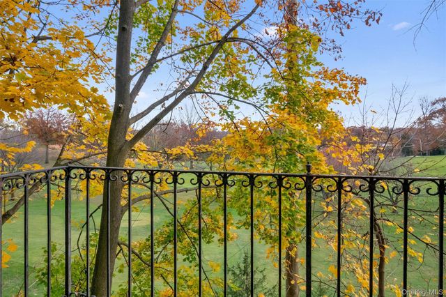 4810 Boston Post Road 2D, Pelham, NY 10803