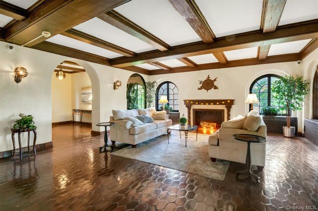 4810 Boston Post Road 2D, Pelham, NY 10803