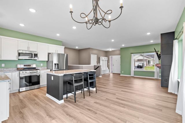 9973 32nd Street NE, Saint Michael, MN 55376