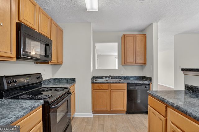 8100 Oakley Circle, Union City, GA 30291