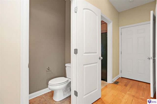 672 Wind Brook Drive, Elizabethtown, KY 42701