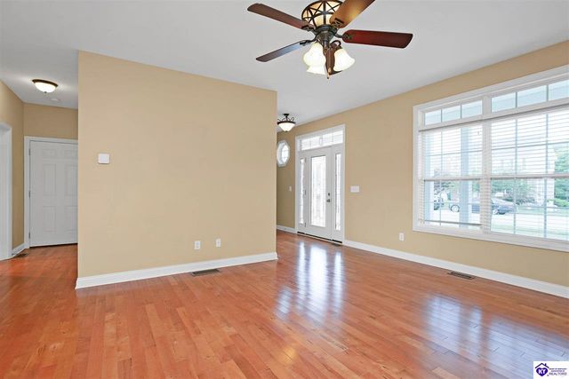 672 Wind Brook Drive, Elizabethtown, KY 42701