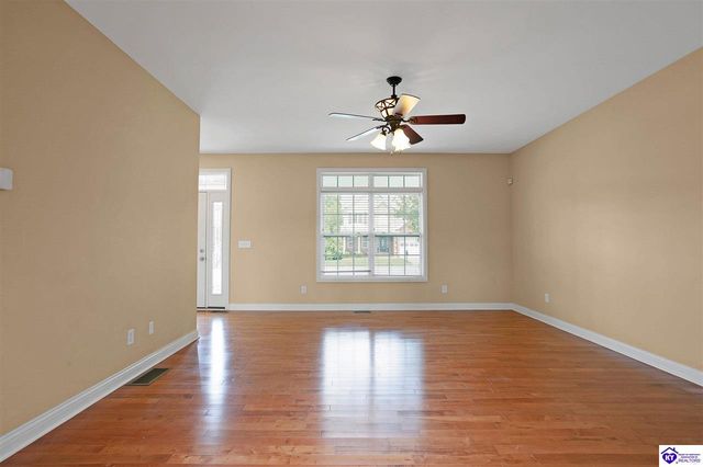 672 Wind Brook Drive, Elizabethtown, KY 42701