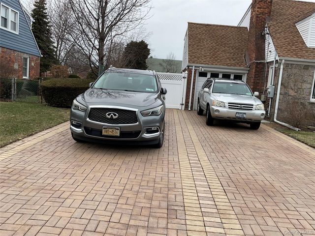 695 Goodrich Street, Uniondale, NY 11553