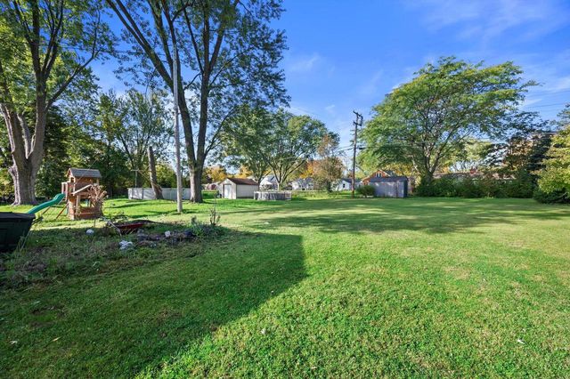 4551 N 100th STREET, Wauwatosa, WI 53225