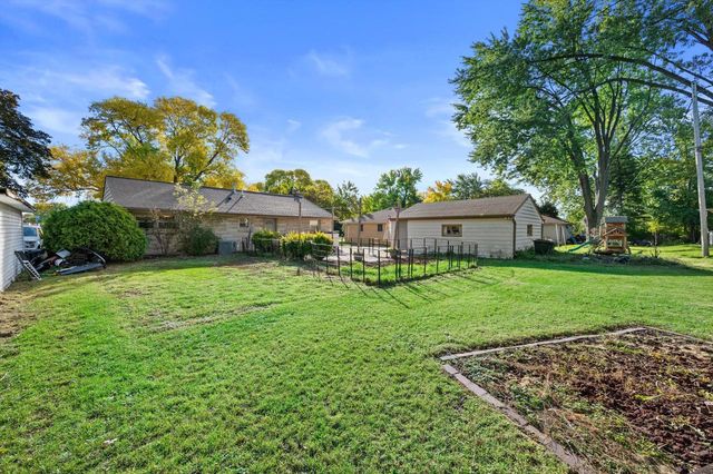 4551 N 100th STREET, Wauwatosa, WI 53225