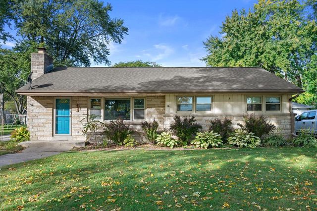 4551 N 100th STREET, Wauwatosa, WI 53225
