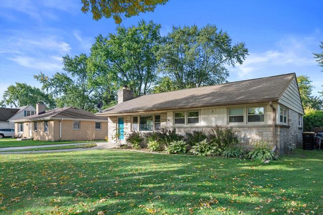 4551 N 100th STREET, Wauwatosa, WI 53225