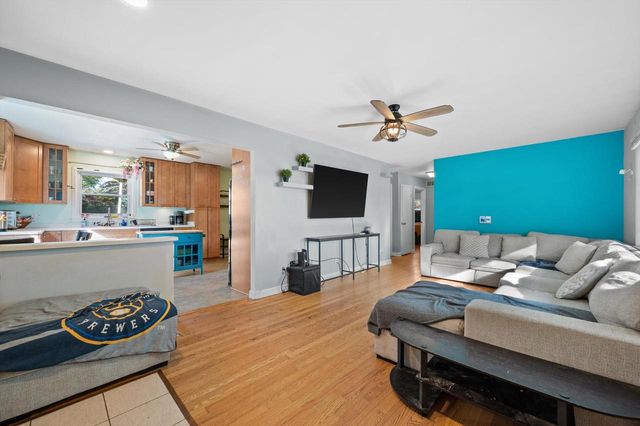 4551 N 100th STREET, Wauwatosa, WI 53225