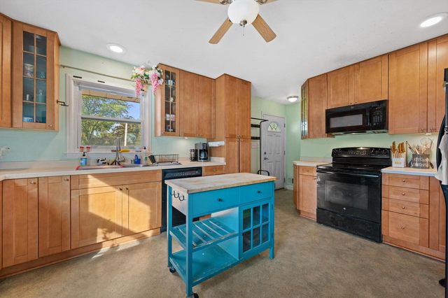 4551 N 100th STREET, Wauwatosa, WI 53225