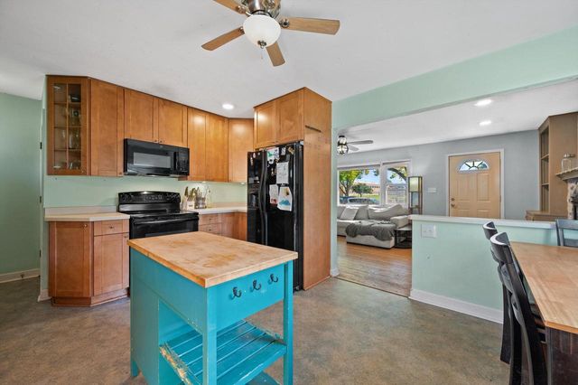 4551 N 100th STREET, Wauwatosa, WI 53225
