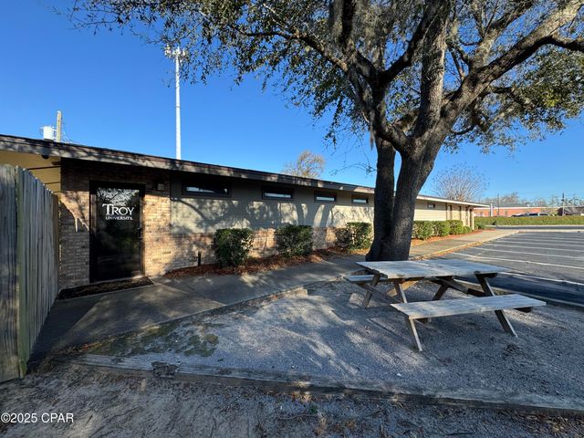 527 Airport Rd, Panama City, FL 32405