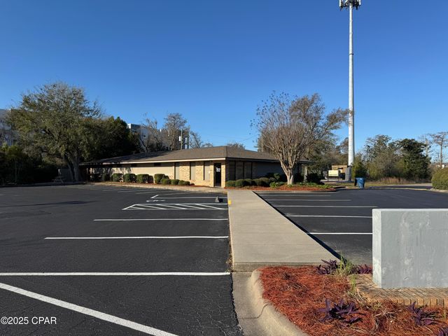527 Airport Rd, Panama City, FL 32405