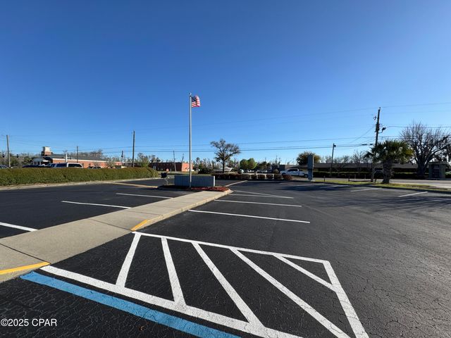 527 Airport Rd, Panama City, FL 32405