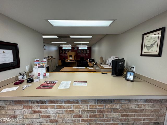 527 Airport Rd, Panama City, FL 32405