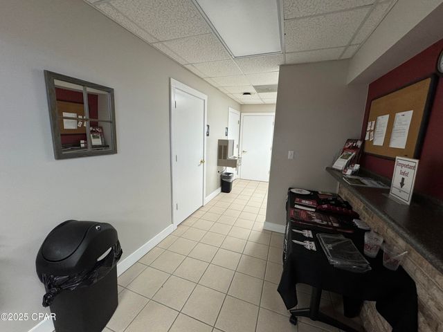 527 Airport Rd, Panama City, FL 32405