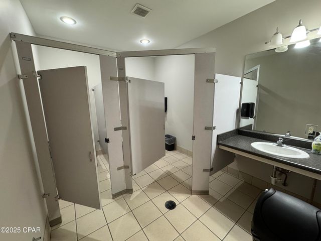 527 Airport Rd, Panama City, FL 32405