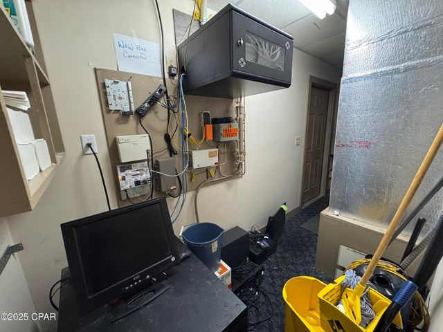 527 Airport Rd, Panama City, FL 32405