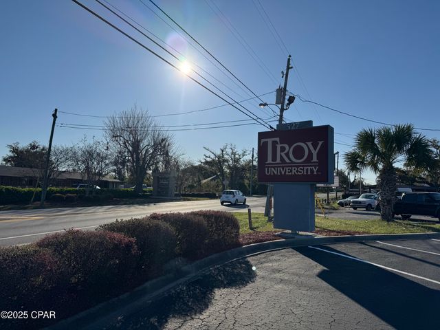 527 Airport Rd, Panama City, FL 32405