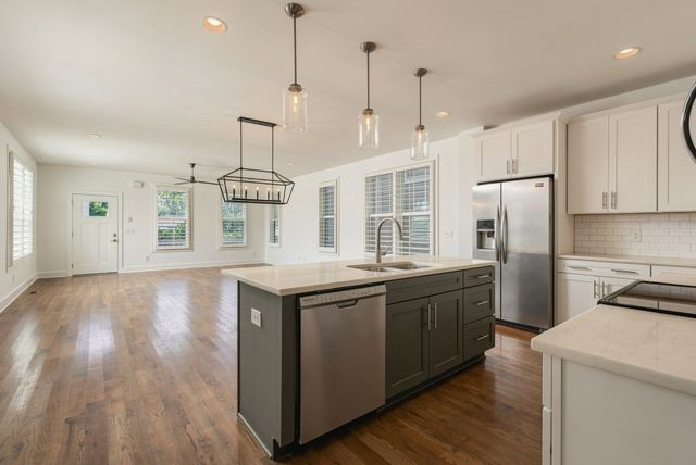 5896 Morrow Rd, Nashville, TN 37209