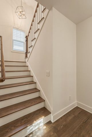 5896 Morrow Rd, Nashville, TN 37209