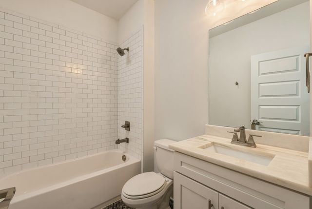 5896 Morrow Rd, Nashville, TN 37209