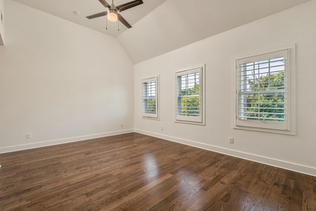 5896 Morrow Rd, Nashville, TN 37209