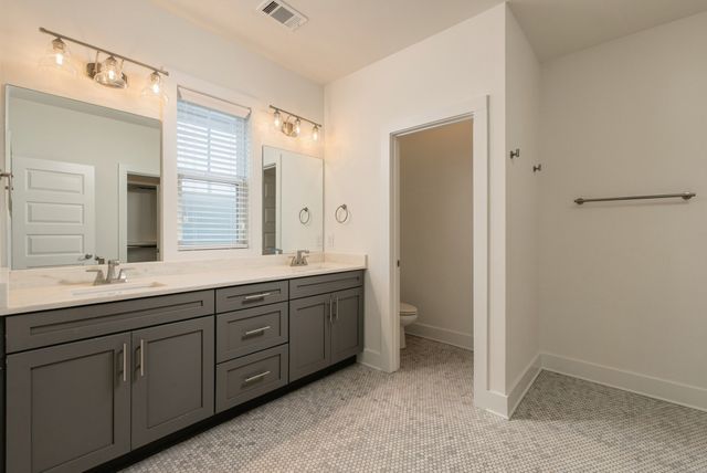 5896 Morrow Rd, Nashville, TN 37209