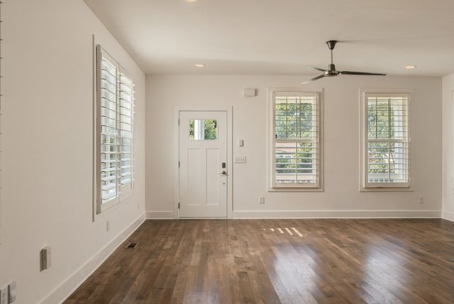 5896 Morrow Rd, Nashville, TN 37209