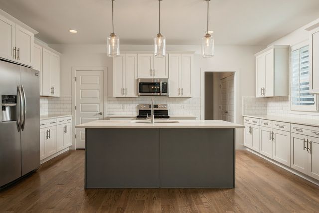 5896 Morrow Rd, Nashville, TN 37209