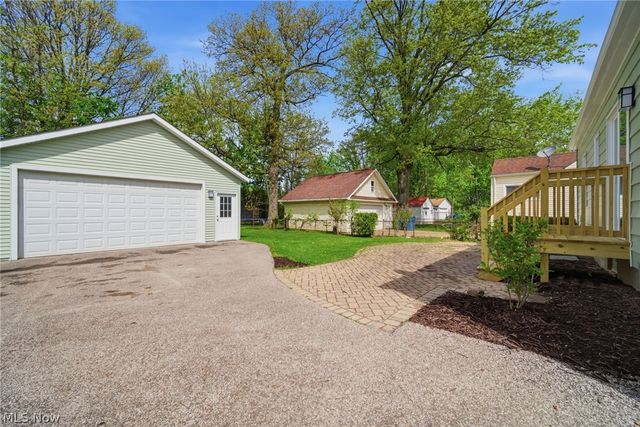 4276 Grove Avenue, Willoughby, OH 44094