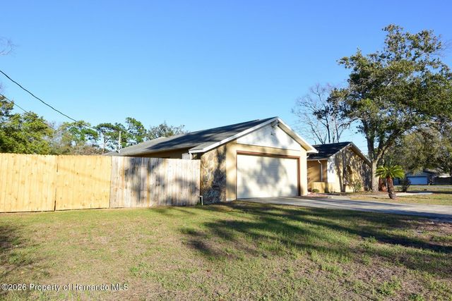 1382 Valiant Avenue, Spring Hill, FL 34608