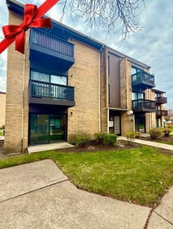 1173 S Forums Court 1D, Wheeling, IL 60090