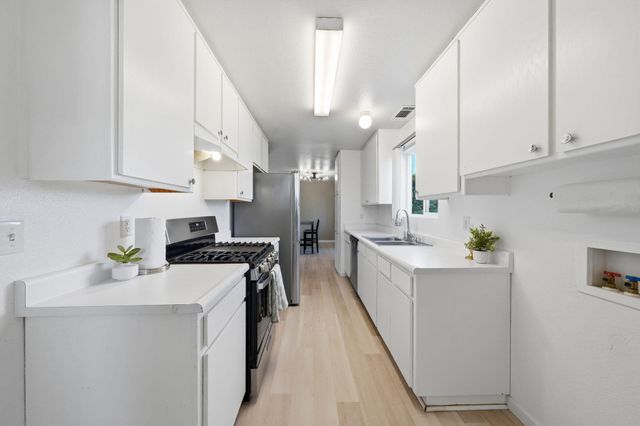 16810 Winchell Drive, Redding, CA 96003