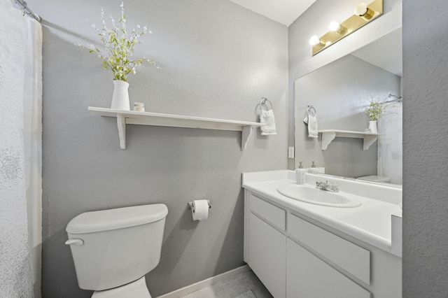 16810 Winchell Drive, Redding, CA 96003