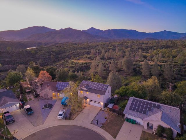 16810 Winchell Drive, Redding, CA 96003