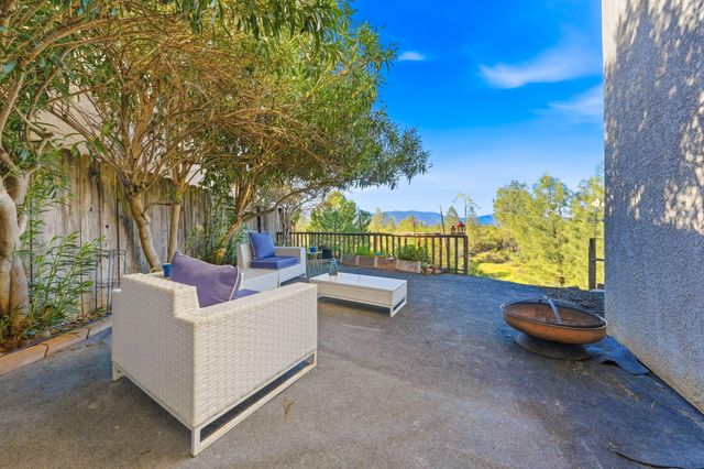 16810 Winchell Drive, Redding, CA 96003