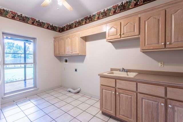16 Katsina Circle, Cherokee Village, AR 72529