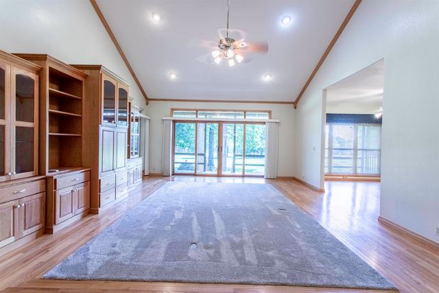 16 Katsina Circle, Cherokee Village, AR 72529