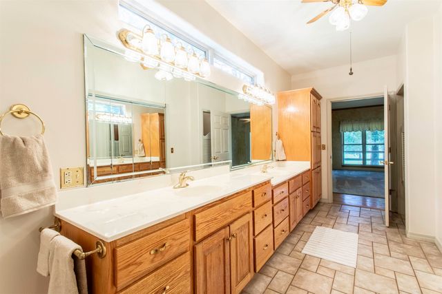 16 Katsina Circle, Cherokee Village, AR 72529