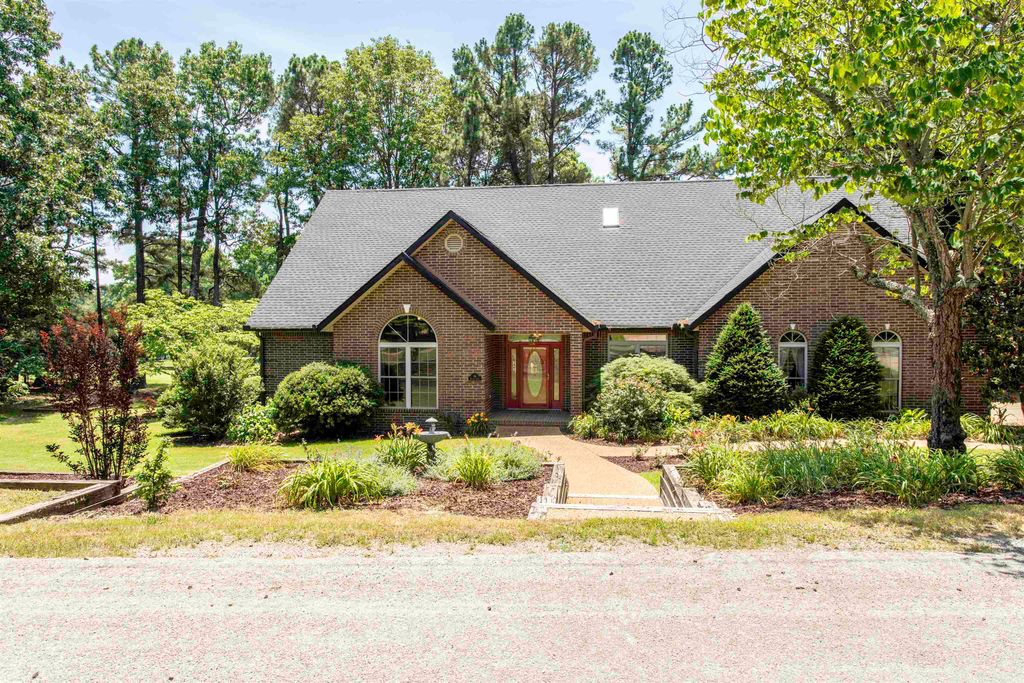 16 Katsina Circle, Cherokee Village, AR 72529