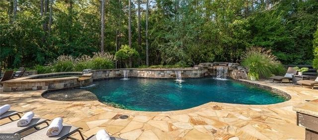 16555 Quayside Drive, Milton, GA 30004