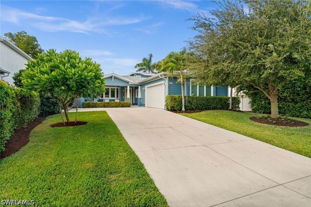 2499 10th ST N, Naples, FL 34103