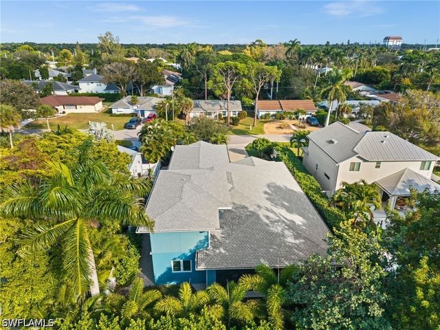 2499 10th ST N, Naples, FL 34103