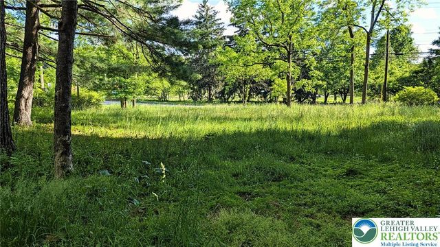 167 Independence Road, East Stroudsburg, PA 18301