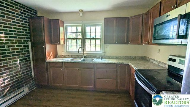 167 Independence Road, East Stroudsburg, PA 18301