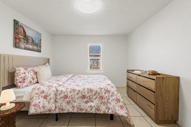 720 Camino Santa Ana, Santa Fe, NM 87505