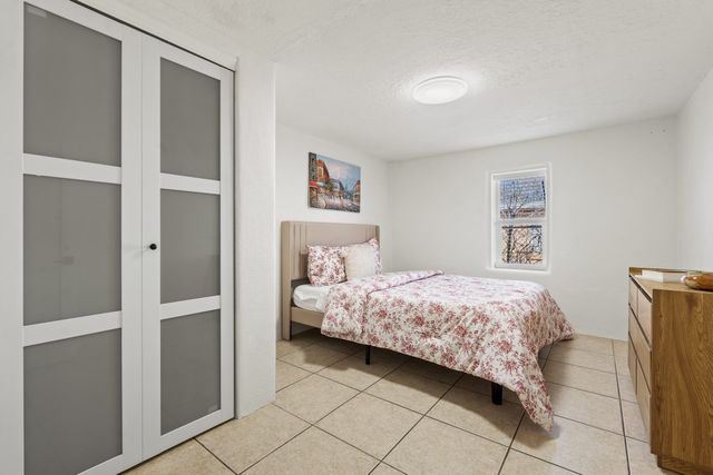 720 Camino Santa Ana, Santa Fe, NM 87505