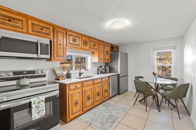 720 Camino Santa Ana, Santa Fe, NM 87505