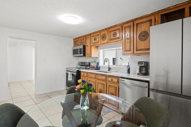 720 Camino Santa Ana, Santa Fe, NM 87505